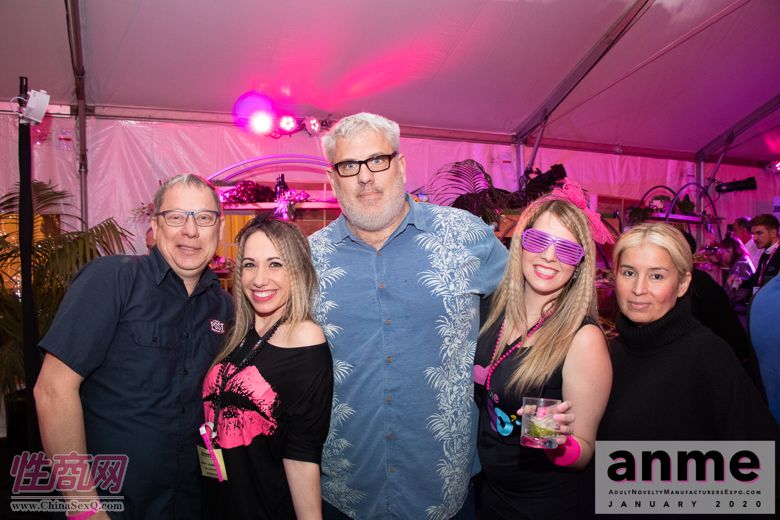 洛杉矶成人展ANME80年代主题派对 (58)