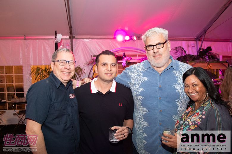 洛杉矶成人展ANME80年代主题派对 (57)