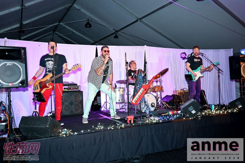 洛杉矶成人展ANME80年代主题派对 (48)