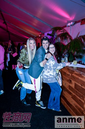 洛杉矶成人展ANME80年代主题派对 (50)
