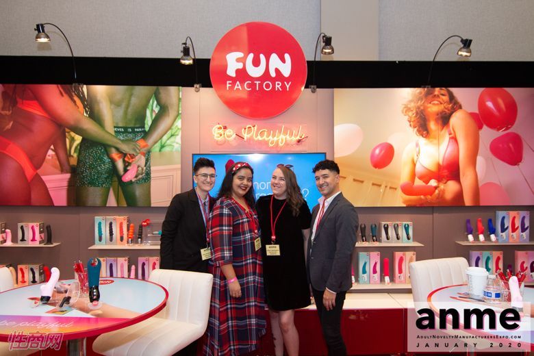 ������ܰ��г��Fun Factoryչ̨