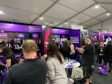 blushչ̨�����˲��ٲ�չ��ע