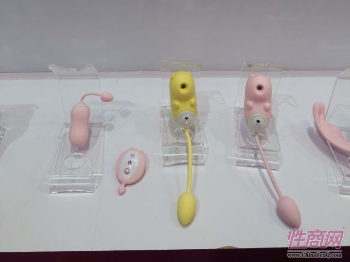 广州性文化节参展商及产品 (30)