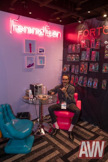 ��˹ά��˹������ҵչAVN��չ���ֳ� (131)