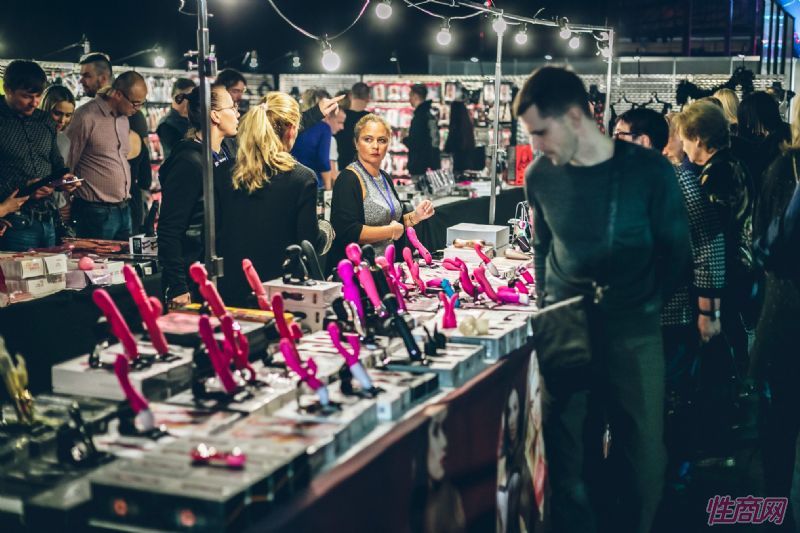 չ���ֳ��𶯰��̼�չ̨