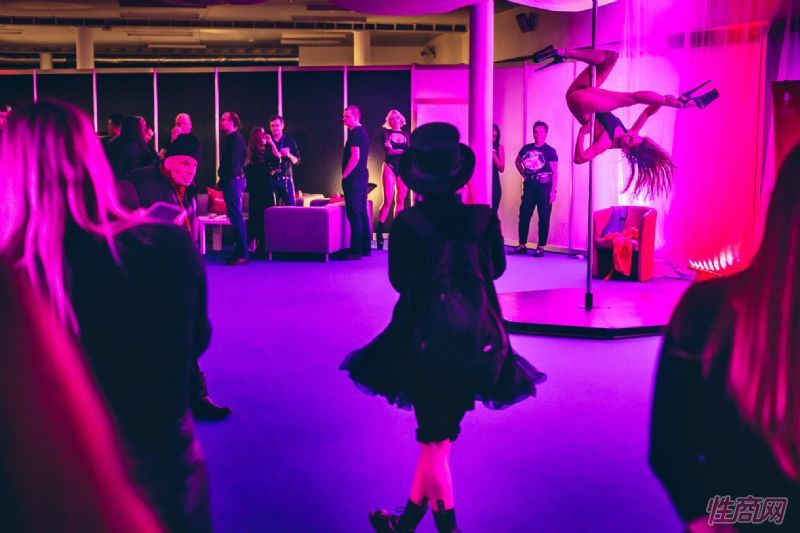 ����ά�ǳ���չ�ϵĸֹ������