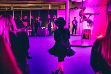 ����ά�ǳ���չ�ϵĸֹ������