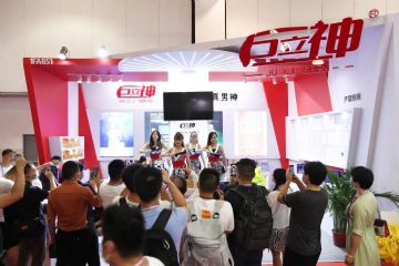 ������չ̨ǰ����λ�ϰ嶼�ó��ֻ�������