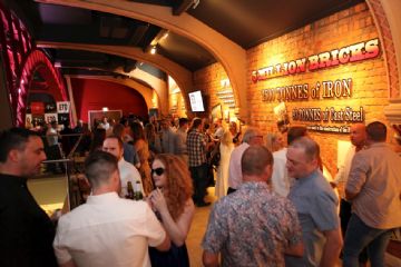 �μӰ佱����ļα�