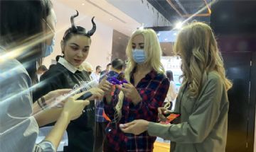 ���С���ͬ����ϲ��blush�����Ӵ~