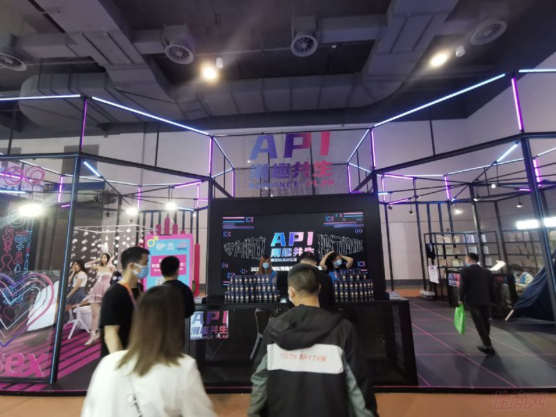 �Ϻ�API��Ȥ����չ�ֳ�˲�� (60)