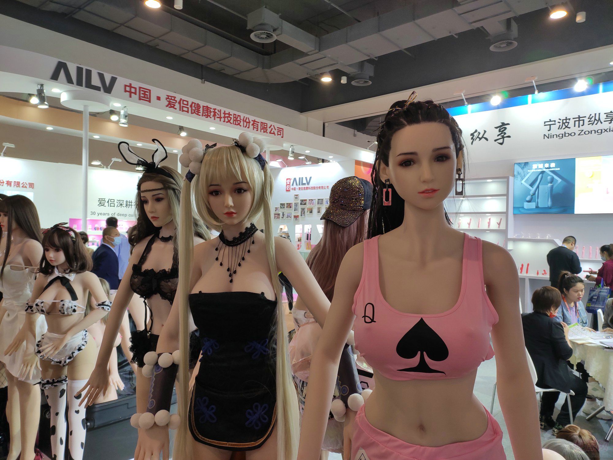 展会上各家品牌娃娃争奇斗艳 (9)