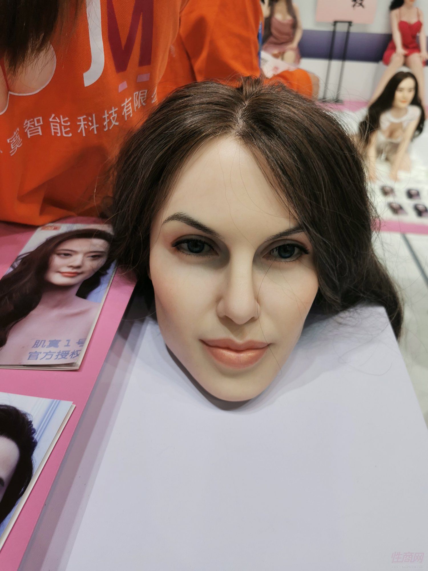 展会上各家品牌娃娃争奇斗艳 (15)