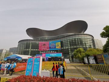 APIչ���ڿ���ɹ���չ���ľٰ�