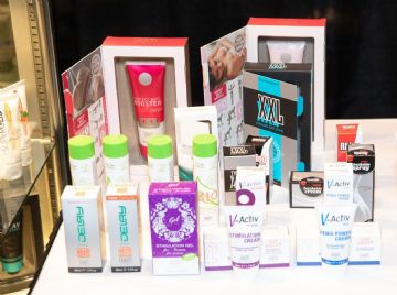 �ֳ�չʾHOT�����Ʒ