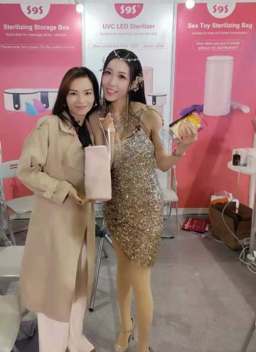 ��Ůչ�̺�ģ�غ�Ӱ