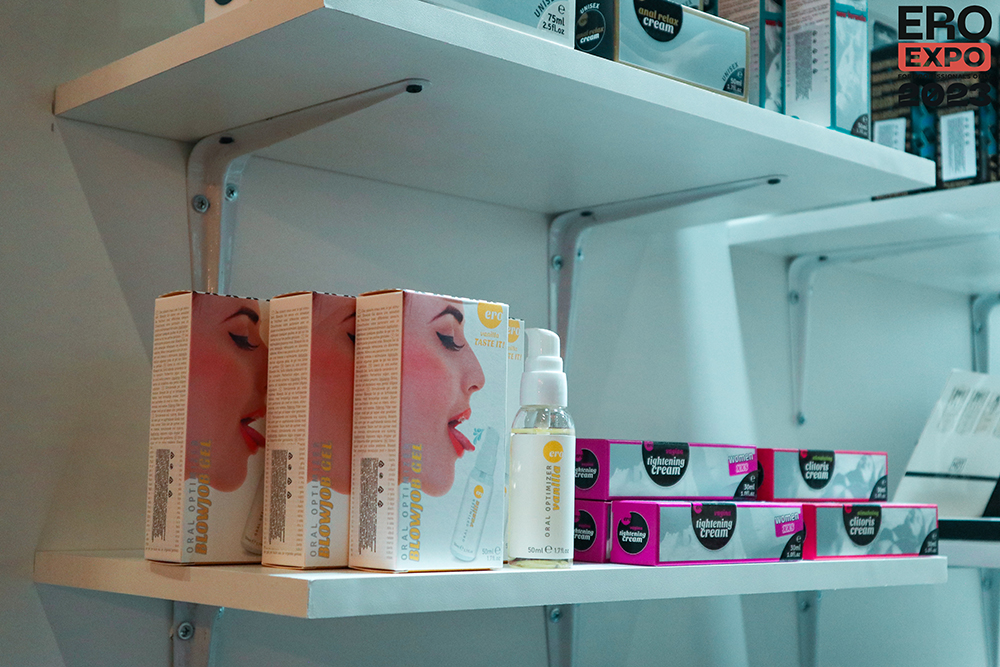 HOT�󻬼�չ��