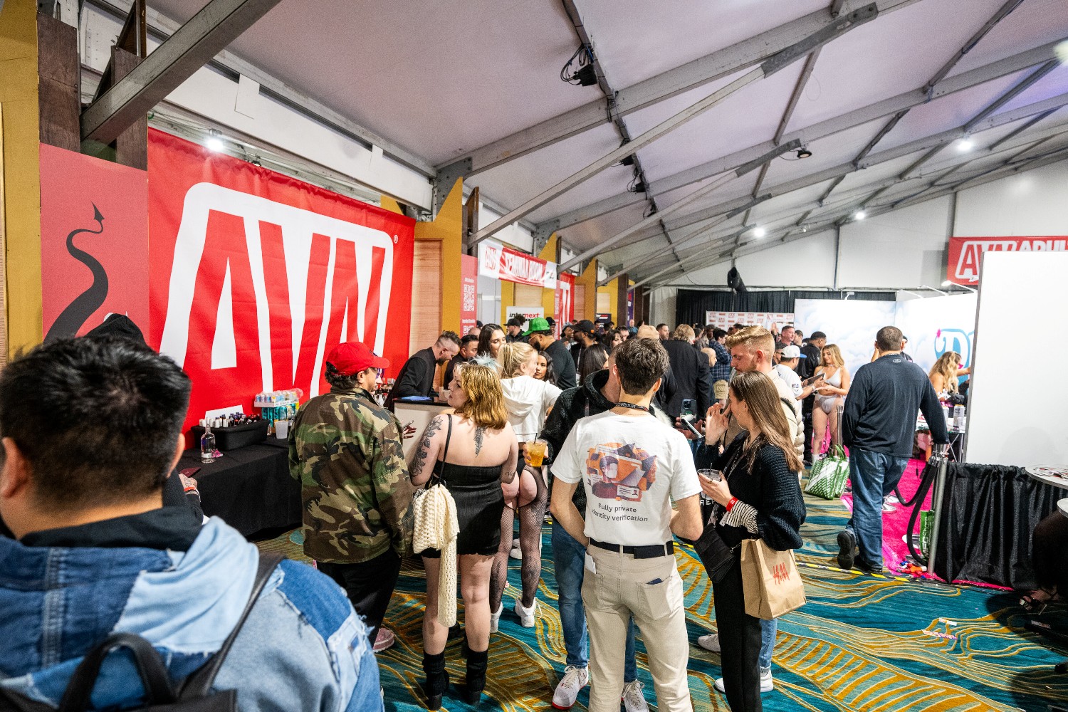 2024美国AVN拉斯维加斯成人展精彩集锦图片9