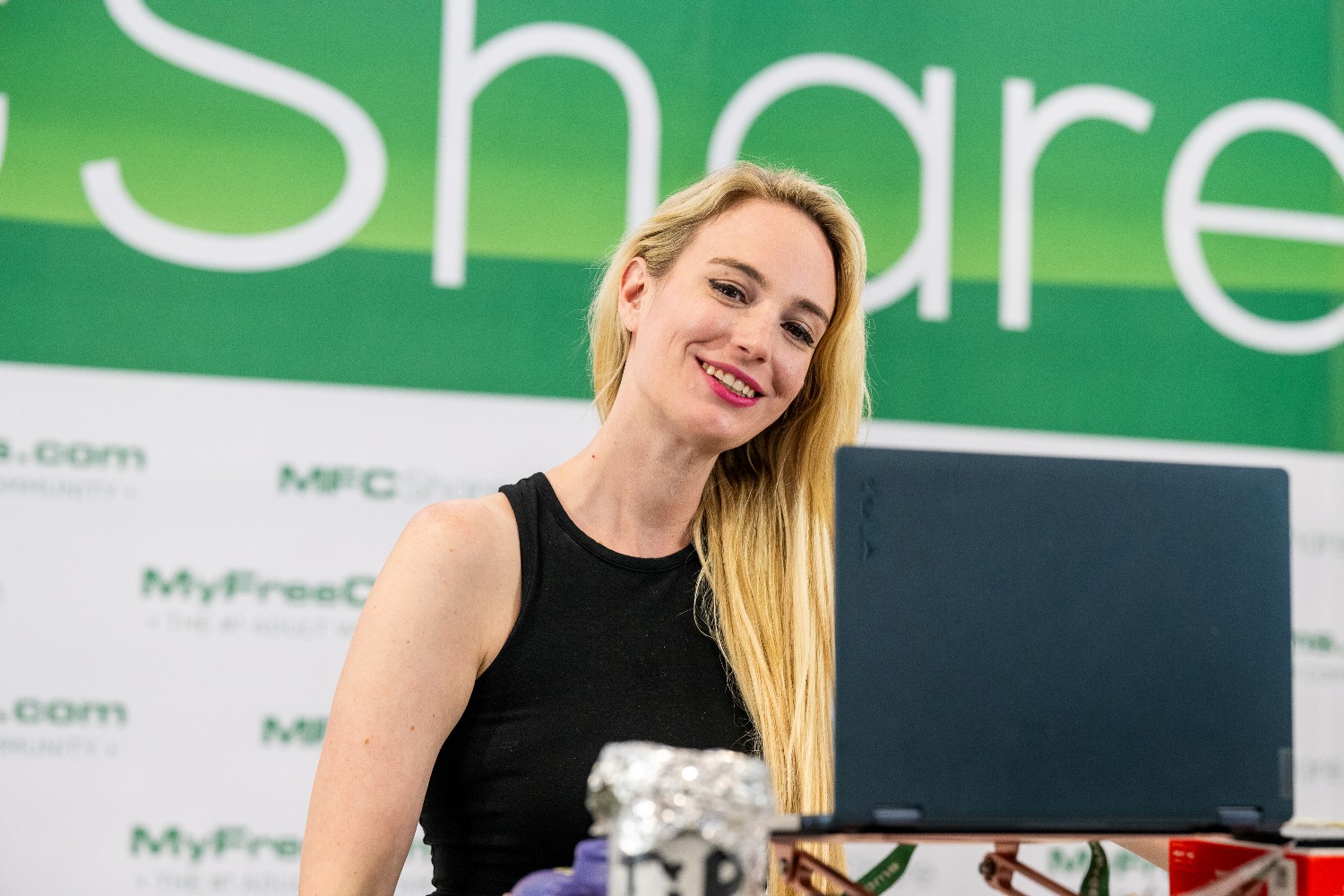 2024美国AVN拉斯维加斯成人展精彩集锦图片28