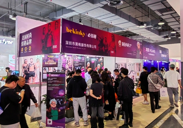 ����չ��