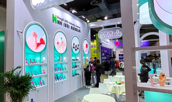 ����չ��