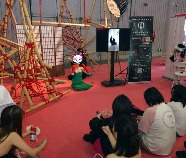 ����������