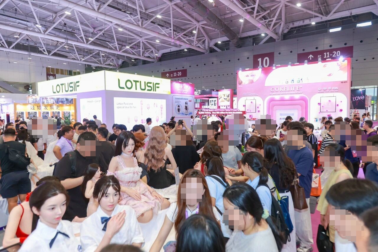 ������ף.���ڹ��ʳ��˽���������Ʒչ����ʢ��Ļ��ͼƬ2