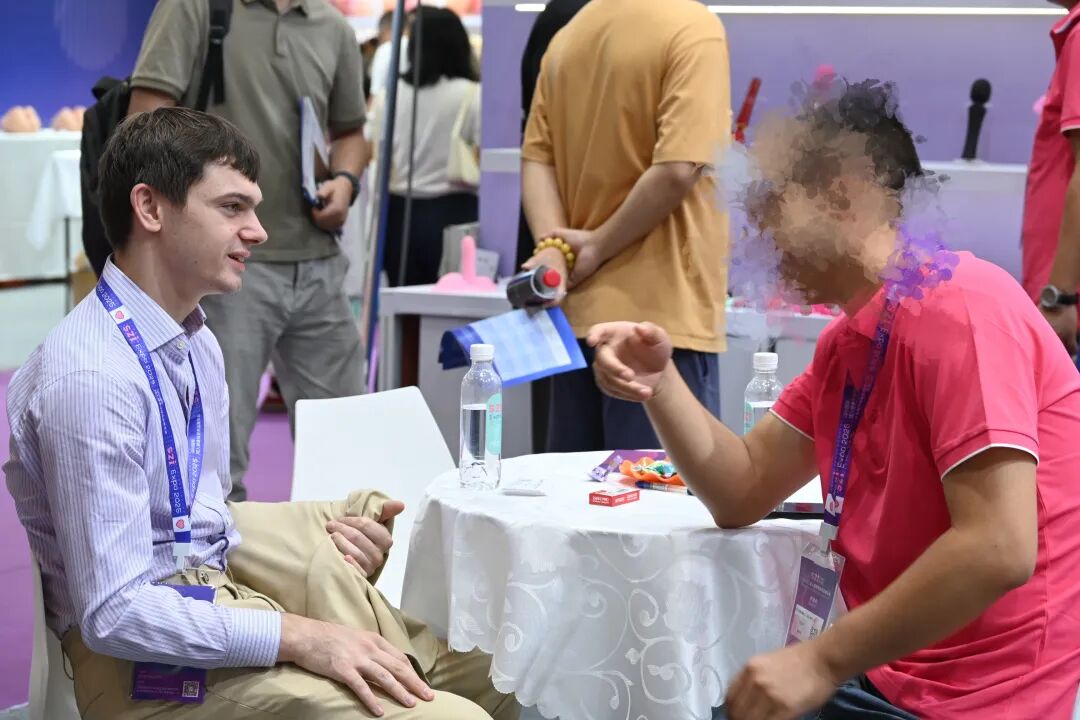 ������ף.���ڹ��ʳ��˽���������Ʒչ����ʢ��Ļ��ͼƬ18