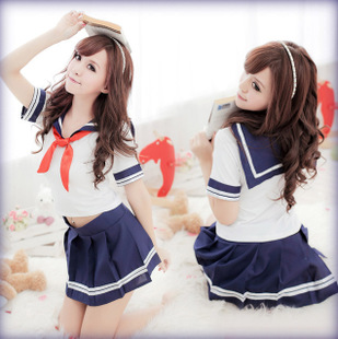 内衣透过校服_透过校服看小背心